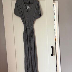 Agnes & Dora Heather Gray V-Neck Top